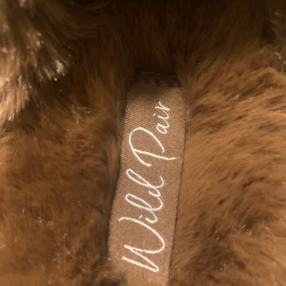 Wild pair Paiygef chocolate slippers NWT - Picture 8 of 8